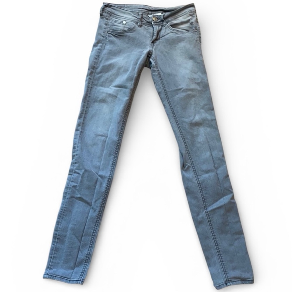 H & M Gray junior women’s jeans super skinny super low waist 25/32 denim